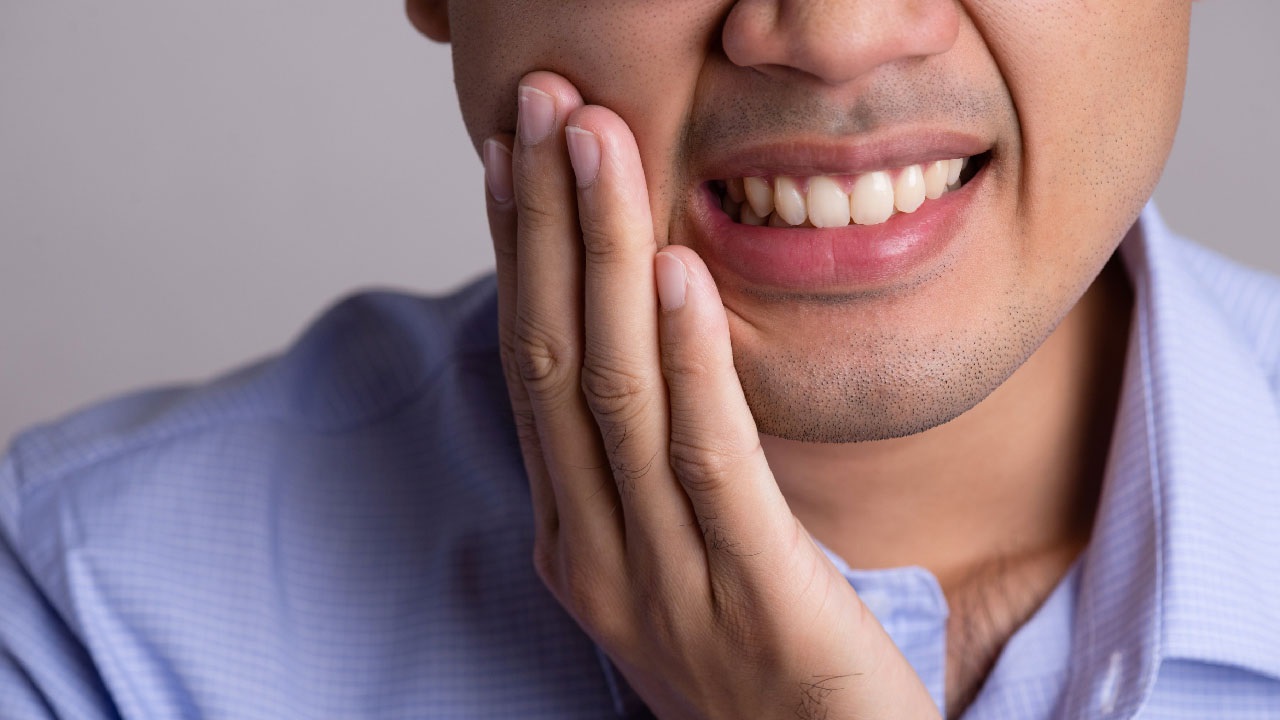 อาการปวดฟันที่แทบทุกคนเคยเป็น เกิดจากอะไรได้บ้าง